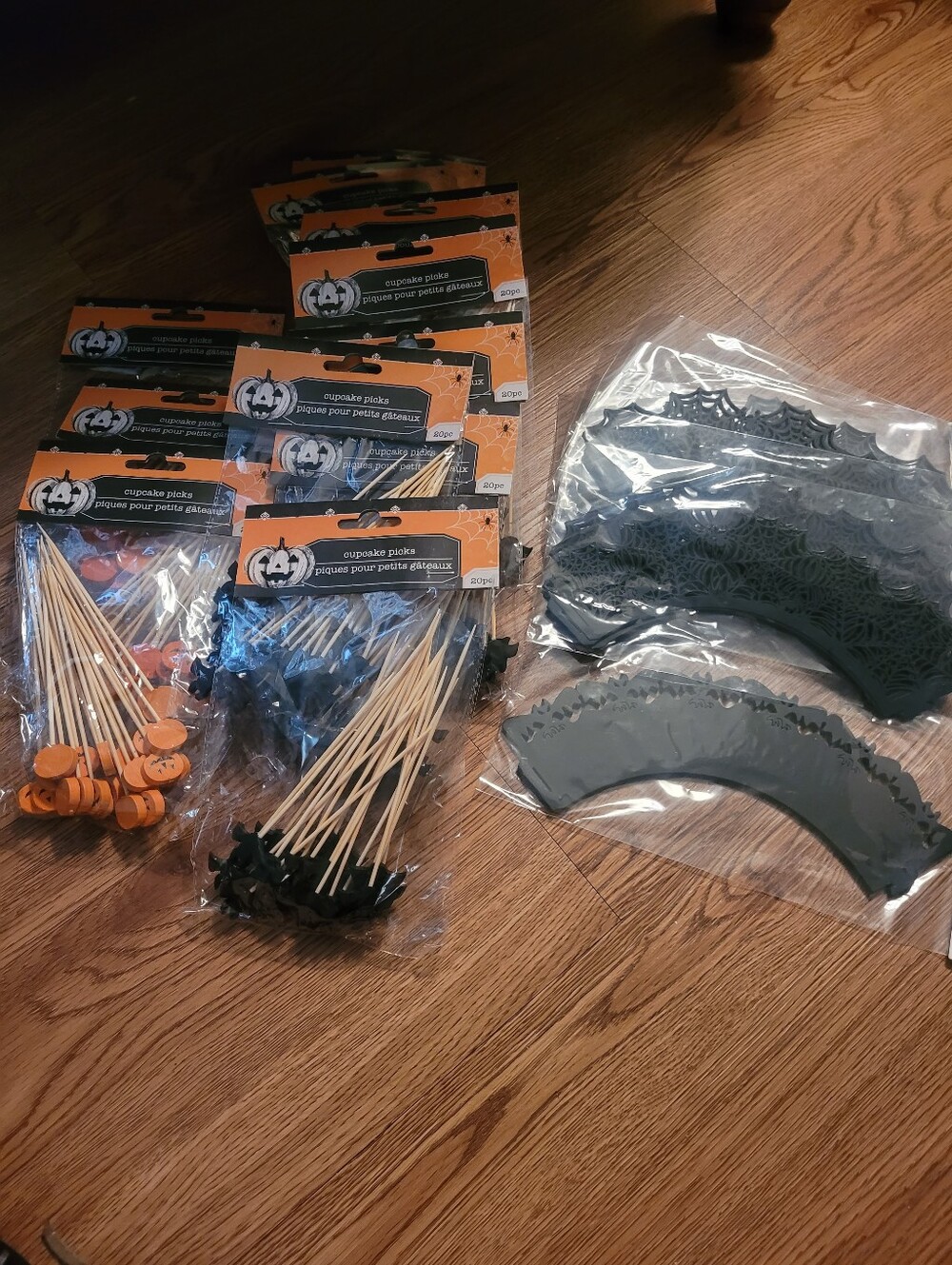 NWT Halloween cocktail cupcake party supplies picks sleeves birthday wedding